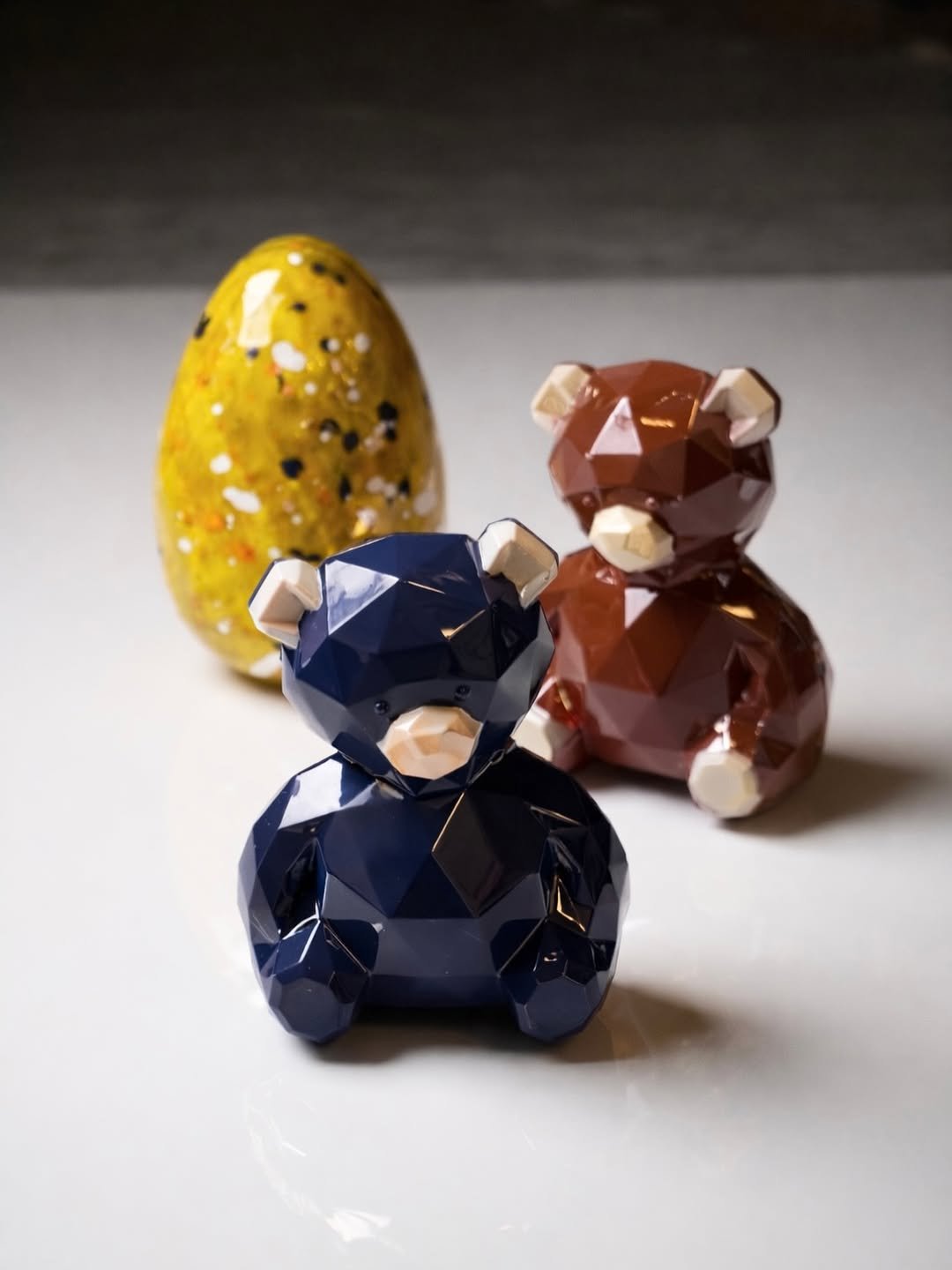 Photo by 이 상화 on January 15, 2026. May be an image of bear, napkin ring, toy, salt shaker, paper weight, Easter egg and text.