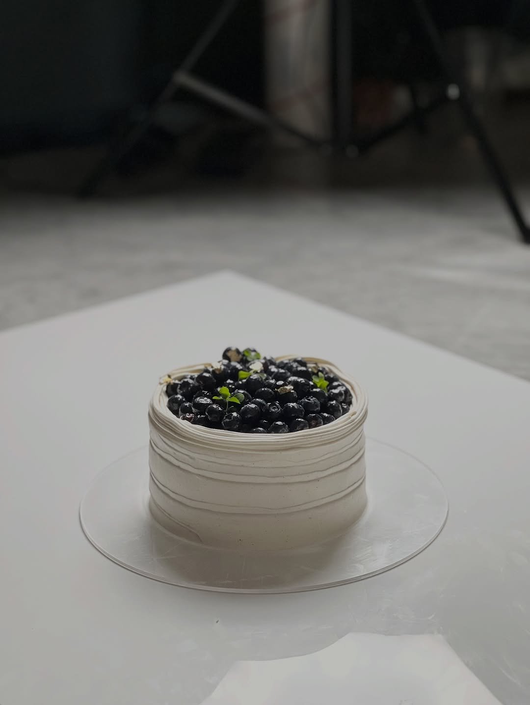 Photo by 이 상화 on January 14, 2026. May be an image of chiffon cake, blueberries, caviar and text.