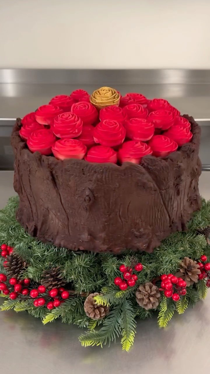 pastrychef_am 게시물 이미지: Who would you dedicate it to? ❤️
.
.
.
#pastry...