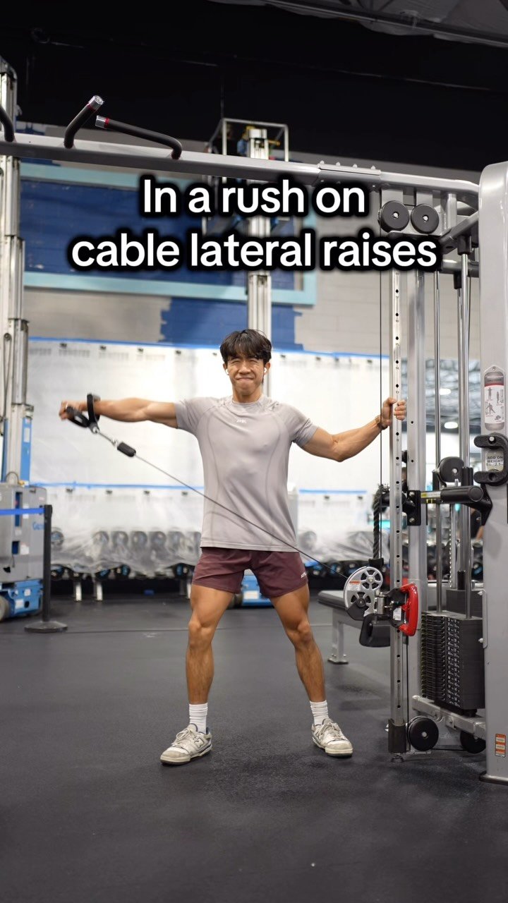 pathradecha 게시물 이미지: Single-arm lateral raises are great, but if...