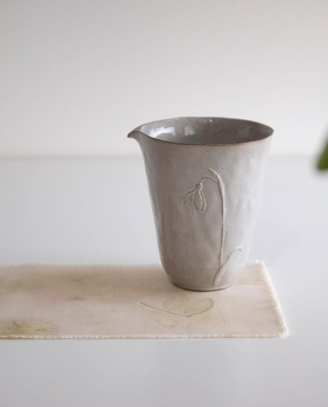 pause.seoul.official 게시물 이미지: ㅣ Restock

풀잎들의 [한겹 긴 티매트], 차다현 작가의 [눈풀꽃 숙우,...