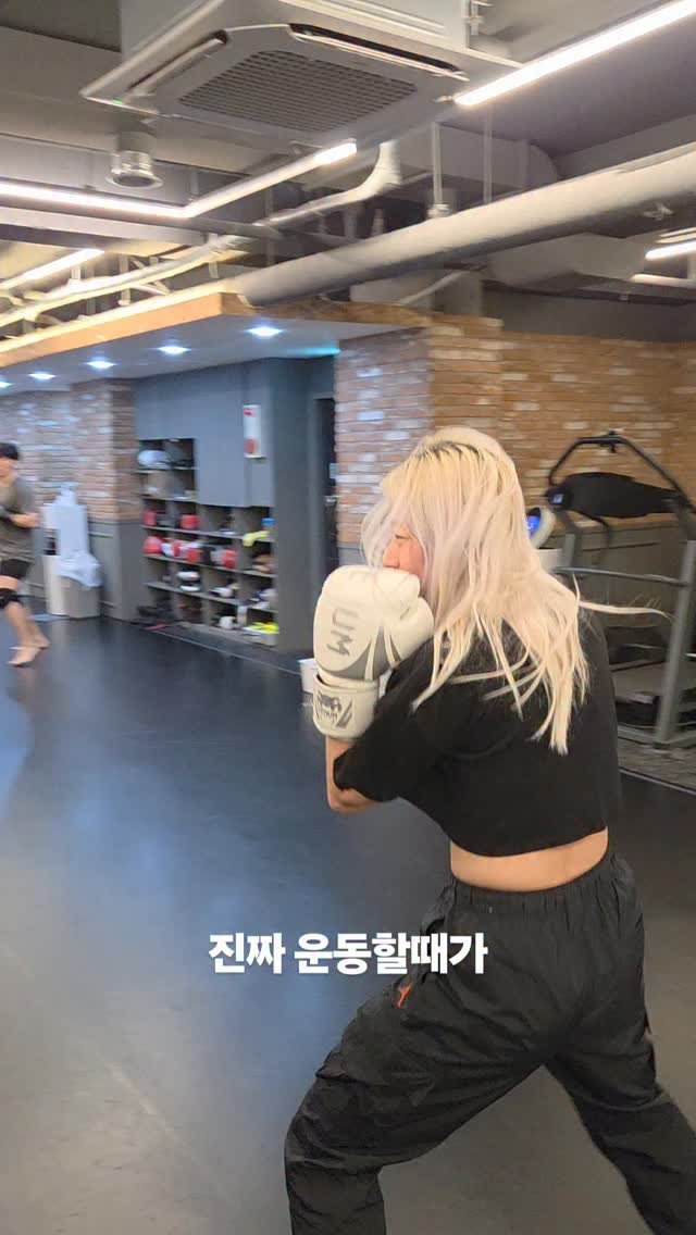 pboymma 게시물 이미지: 운동할때 가장 행복해 보이는 회원...
물론 살이 찐거같으면 다이어트 한다고
좀더...