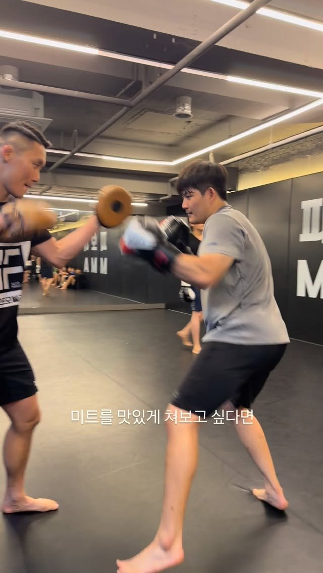 pboymma 게시물 이미지: 정말 고민하지말고
피보이MMA에서 체험부터 받아보세요!
가장 즐겁고 재미있게 배울...