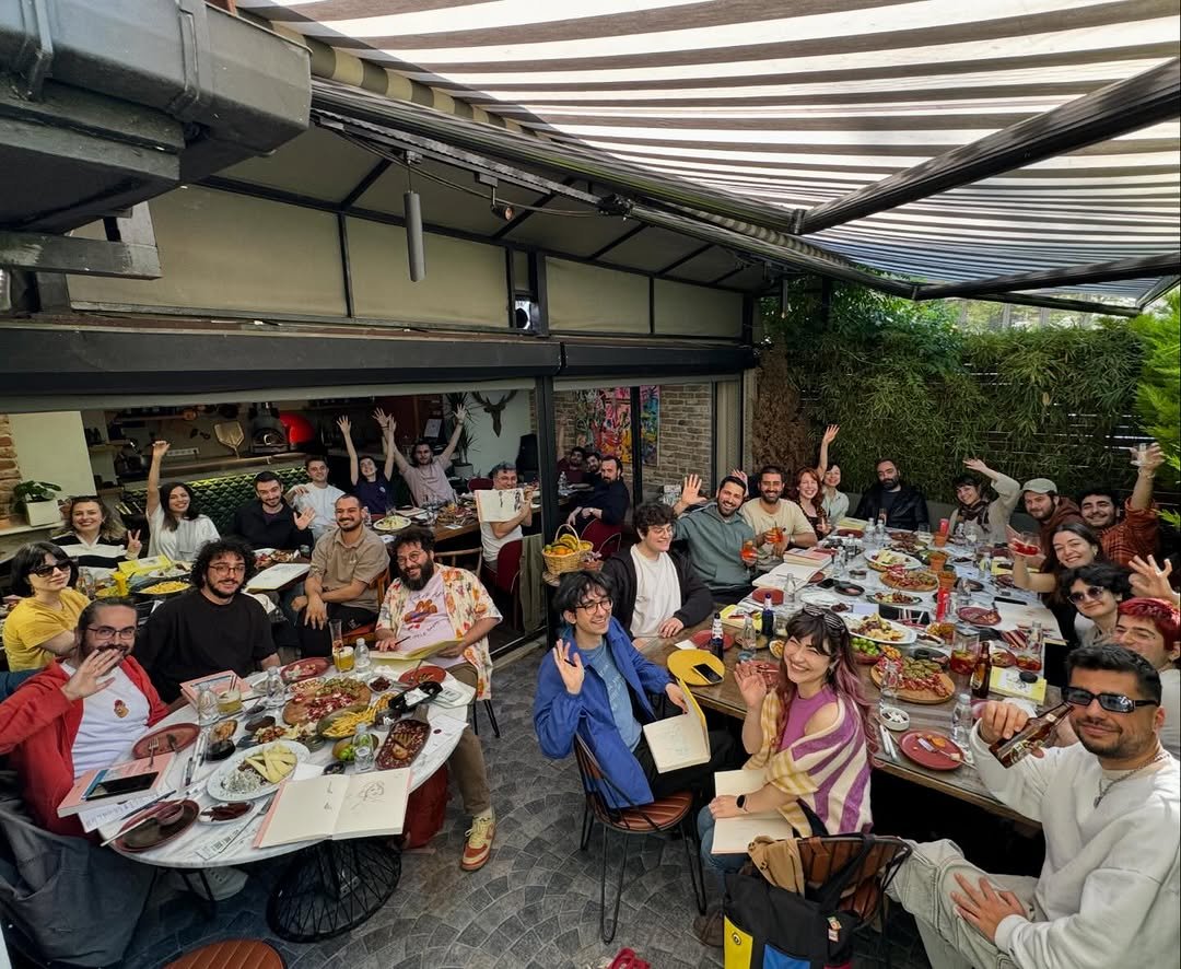 peak 게시물 이미지: 🎨🍹✏️ “We ate, we drank, we drew!” 🖌️🥂
Our Art...