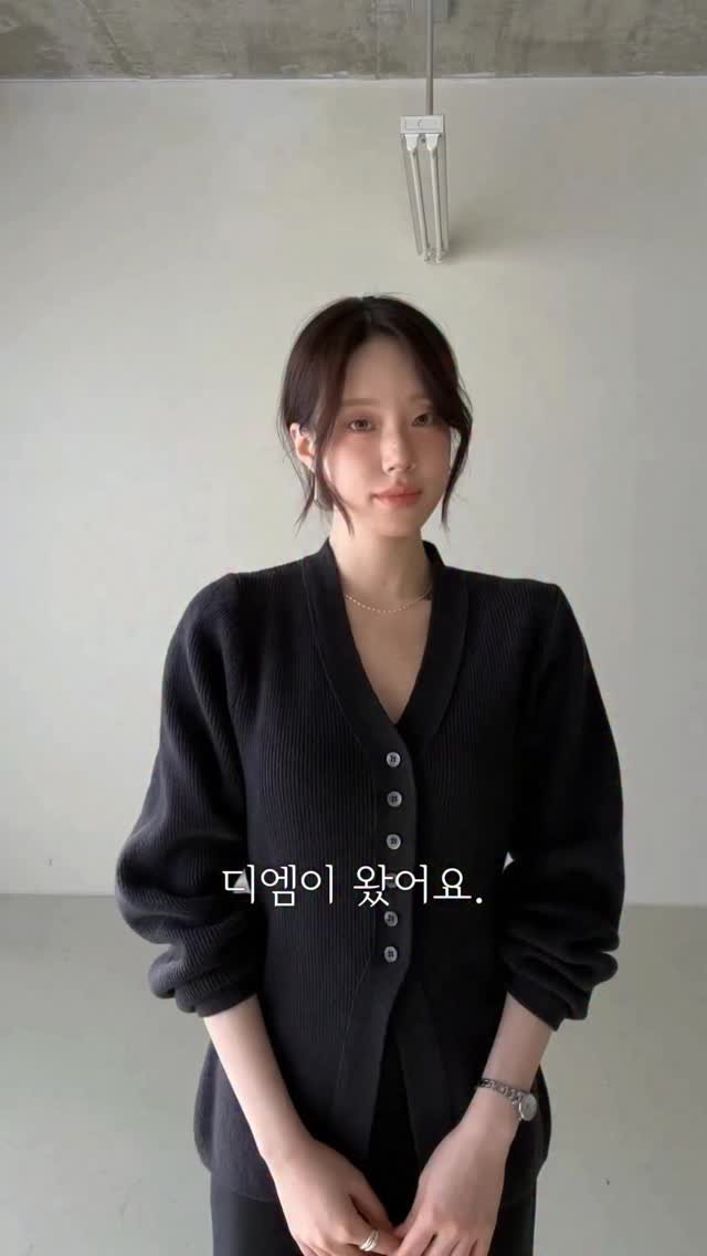 pecan000 게시물 이미지: 컬러 고민 하시는 분들
진짜 너무 많아요.
저도 아직 결정 못 했어요 😭

딱...