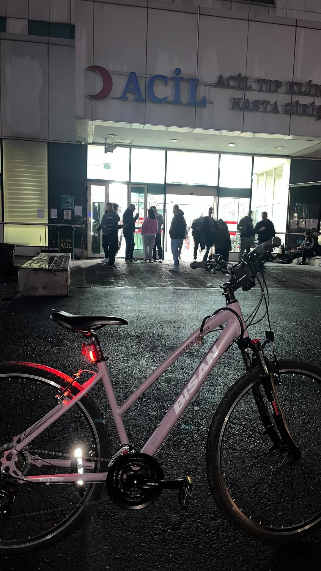 pedallayanseyyah 게시물 이미지: Hastaneye bisikletim Hüsamettin’le gitmiştim....
