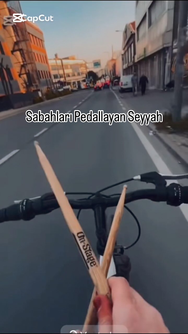 pedallayanseyyah 게시물 이미지: Çalmamı istediğiniz bir şarkı varsa yazın...