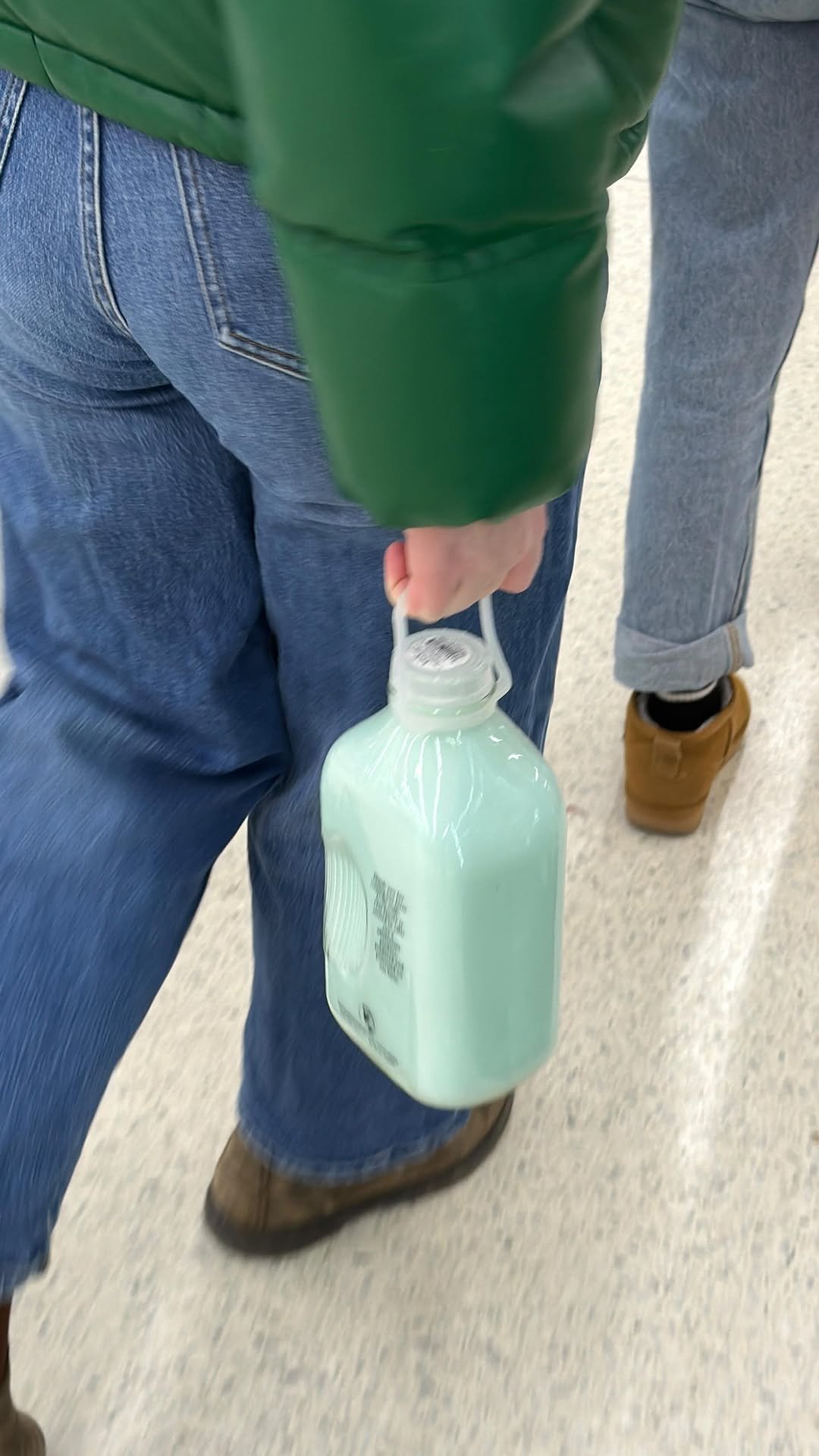 peggy_shoo 게시물 이미지: trying fun milk flavors with my girls! 🥛...