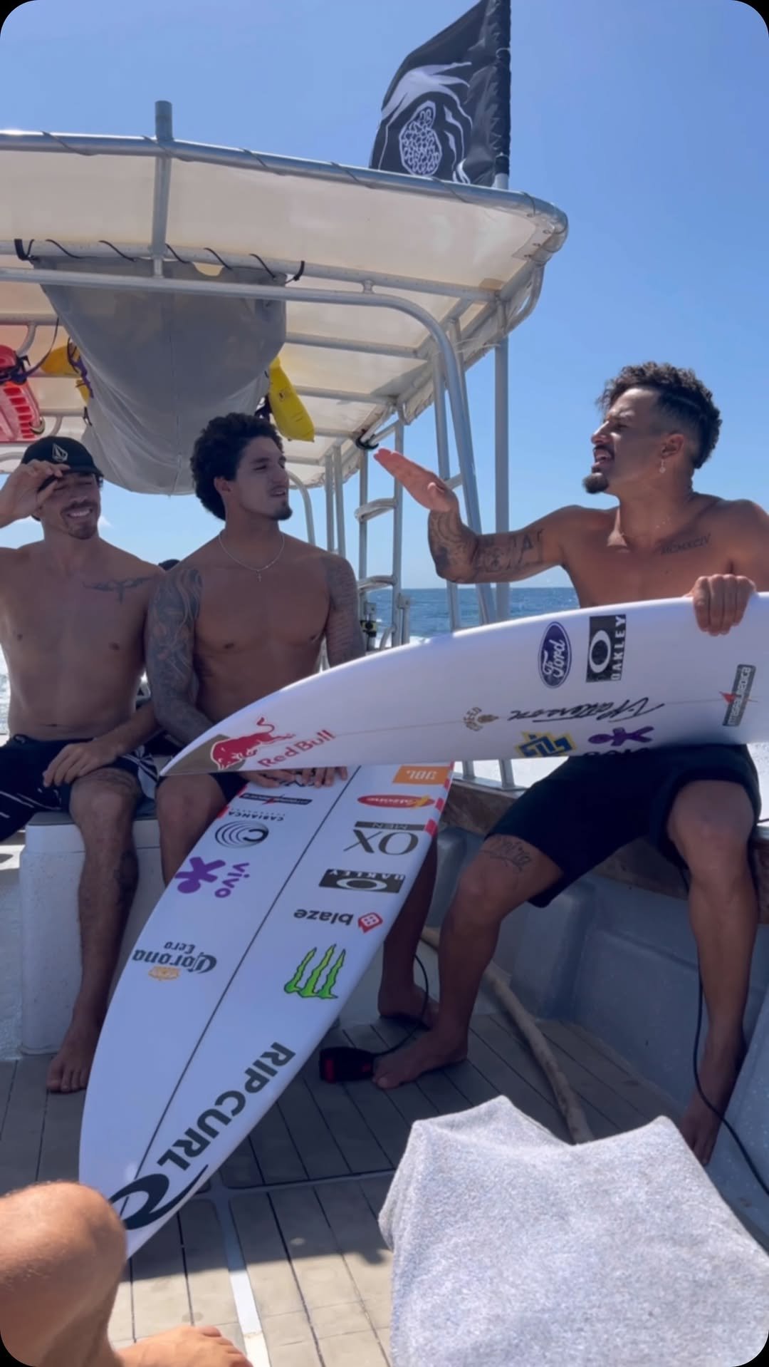 peopleontour 게시물 이미지: Aquela vibezinha ilha 🤗🌴🌊🥥
Cloudbreak clássico...