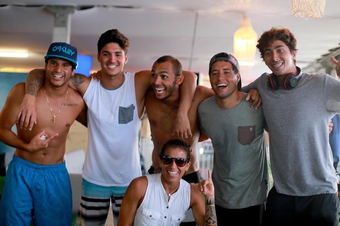 Photo shared by People On Tour on April 27, 2026 tagging @adrianodesouza, @gabrielmedina, @miguelpuposurf, @wsl, @silvanalimasurf_, @italoferreira, @wslbrasil, and @jadsonandre. May be an image of one or more people, hat, skateboard, top and text.