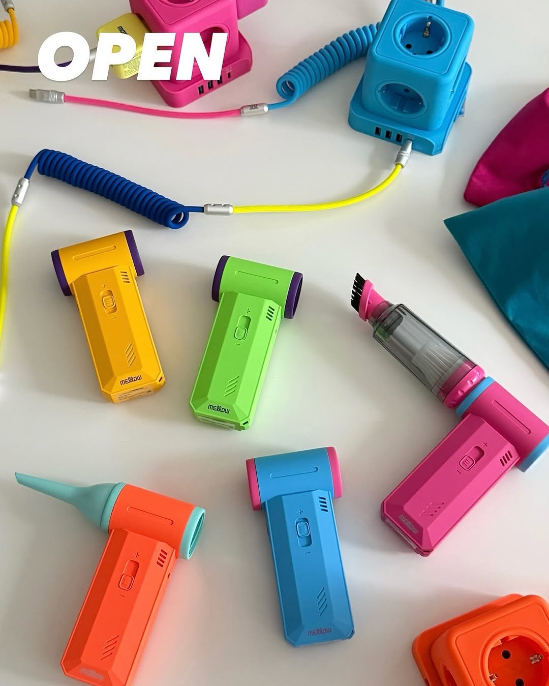 Photo by 봉봉 𝖻𝗈𝗇𝖻𝗈𝗇 | 𝖩𝖾𝗈𝗇𝗀𝗁𝗐𝖺 𝖸𝗎𝗄 on August 15, 2025. May be an image of childrens toy, hair dryer, flashlight, screwdriver, sharpener and text.