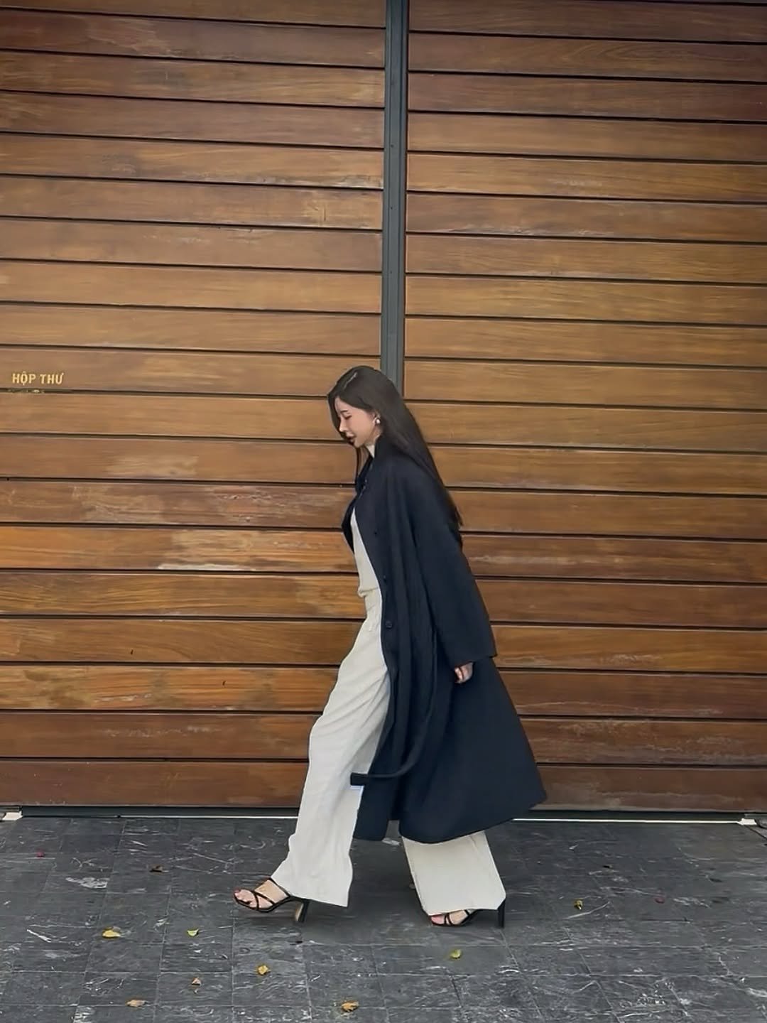 Photo by 박나래 on November 10, 2025. May be an image of overcoat, cloak, cardigan and text.