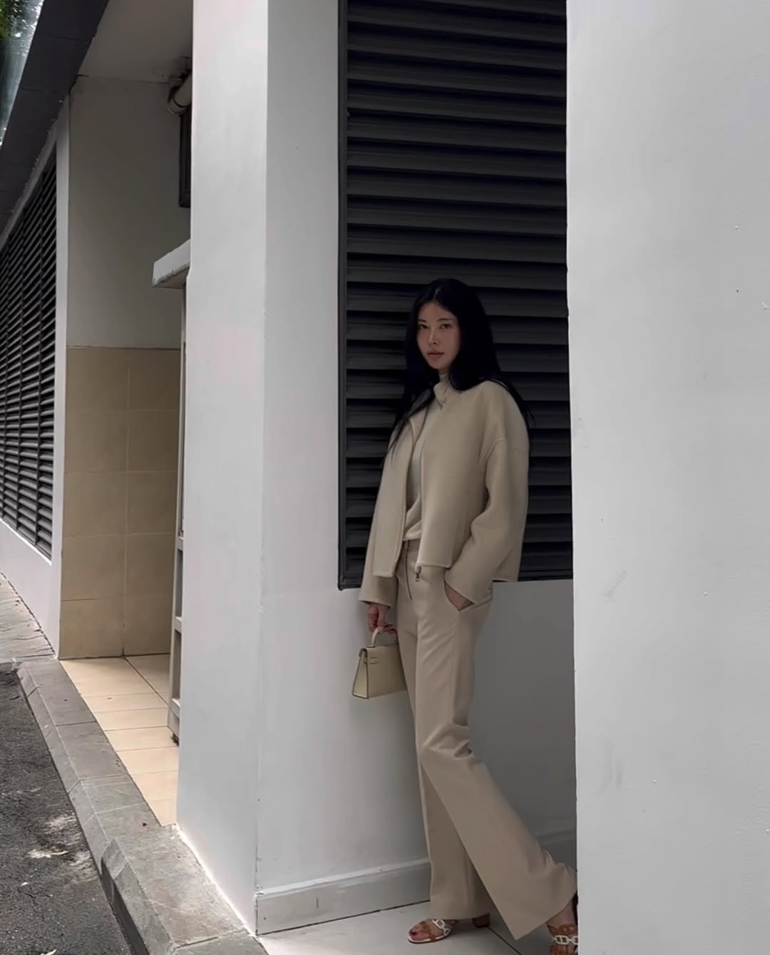 Photo by 박나래 on November 06, 2025. May be an image of overcoat, blazer, suit and text.