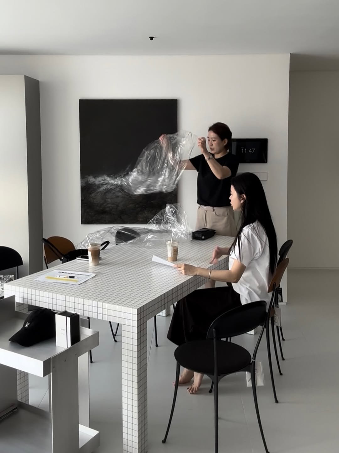 Photo by 박나래 on November 08, 2025. May be an image of table, dining table, desk, indoors and text.