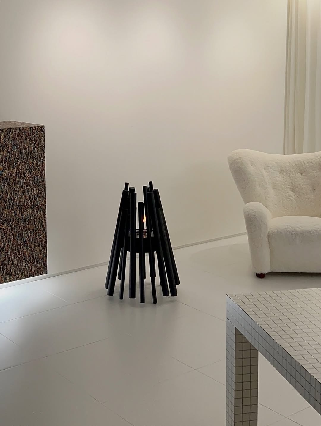 Photo shared by 박나래 on November 06, 2025 tagging @ecosmartfire.korea. May be an image of indoors and text.