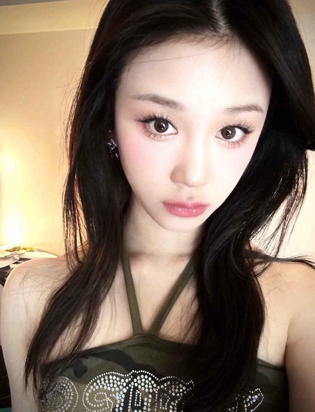 Photo shared by BABYMONSTER PHARITA 파리타 FANPAGE on February 20, 2026 tagging @babymonster_ygofficial, and @babymonster_ygs. May be an image of one or more people, hair, makeup and text.