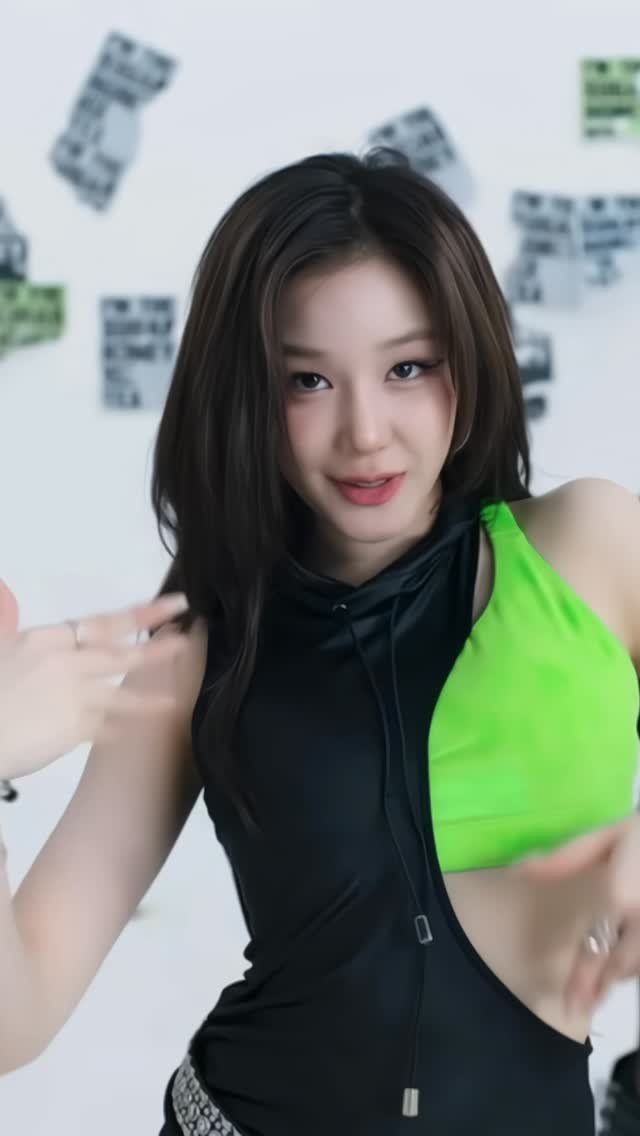 pharita.babymonster 게시물 이미지: [🎥] SUGAR HONEY ICE TEA #PHARITA Performance...