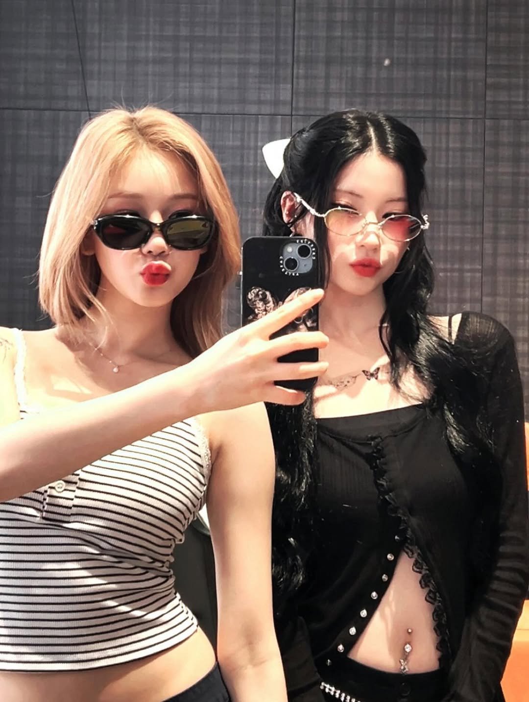 Photo shared by BABYMONSTER PHARITA 파리타 FANPAGE on April 17, 2026 tagging @babymonster_ygs. May be a selfie of one or more people, hair, mirror and text.