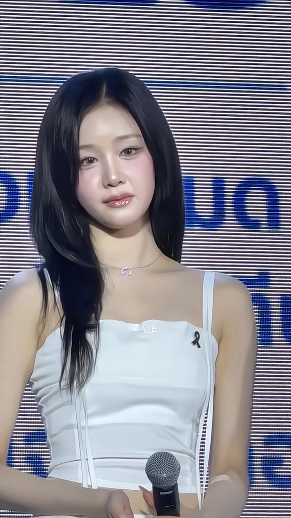 pharita.babymonster 게시물 이미지: Facecard serving 🤍