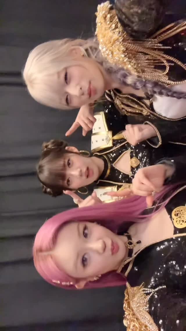 pharita.babymonster 게시물 이미지: 𝕋𝕠𝕘𝕖𝕥𝕙𝕖𝕣 𝕨𝕖’𝕣𝕖 𝕘𝕝𝕠𝕨𝕚𝕟’✨
 #BABYMONSTER #베이비몬스터...