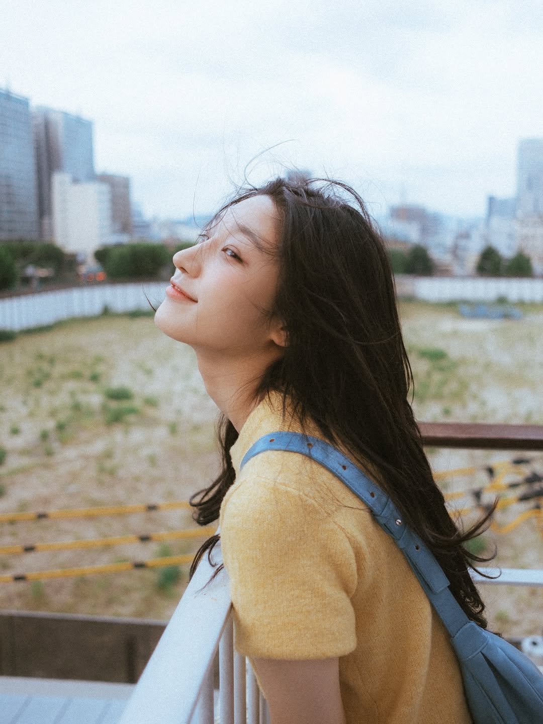 Photo shared by 이선우 on September 14, 2025 tagging @__soy.eon. May be an image of 1 person, hair, outdoors and text.