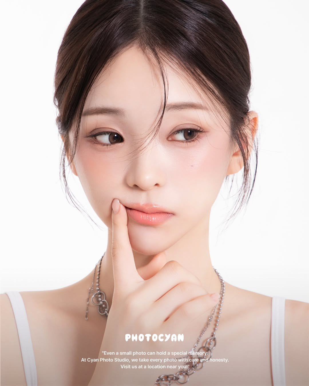 Photo by 시안사진관 [증명사진,프로필] on July 31, 2025. May be a closeup of 1 person, hair, makeup and text.