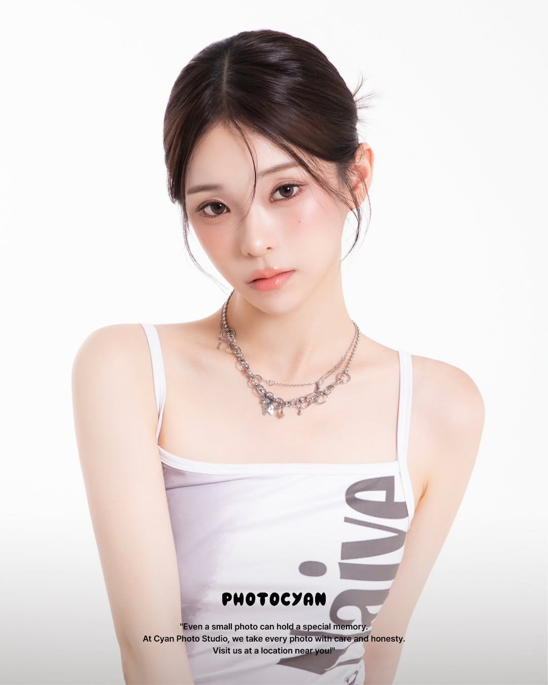 Photo by 시안사진관 [증명사진,프로필] on August 02, 2025. May be an image of 1 person, hair and text.