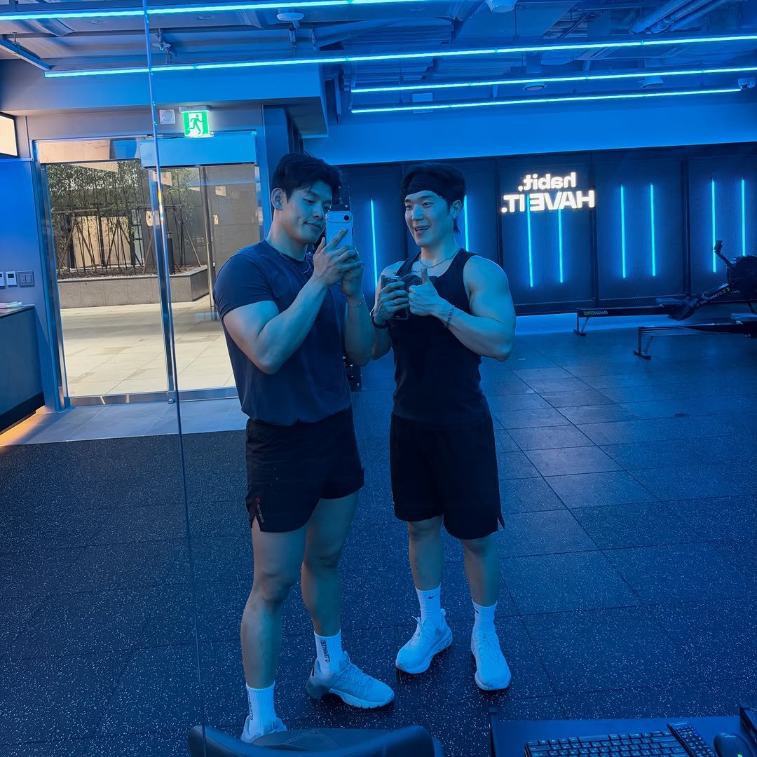 physical_jordan 게시물 이미지: 미루고 미루던 하이록스 첫입성🔥🫡

까불다가 대성쌤에게 참교육...
