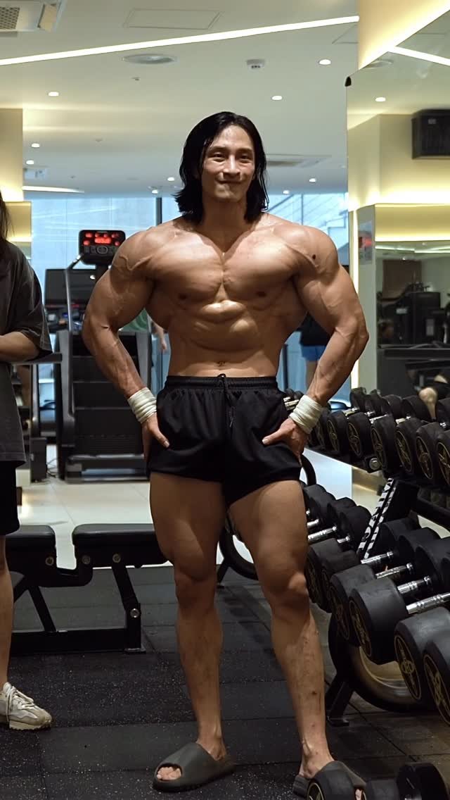 physique_june 게시물 이미지: 살면서 처음으로 100kg이 됨
뭔가 작년도랑 엄청난 차이가 있진 않지만 개인적으로...