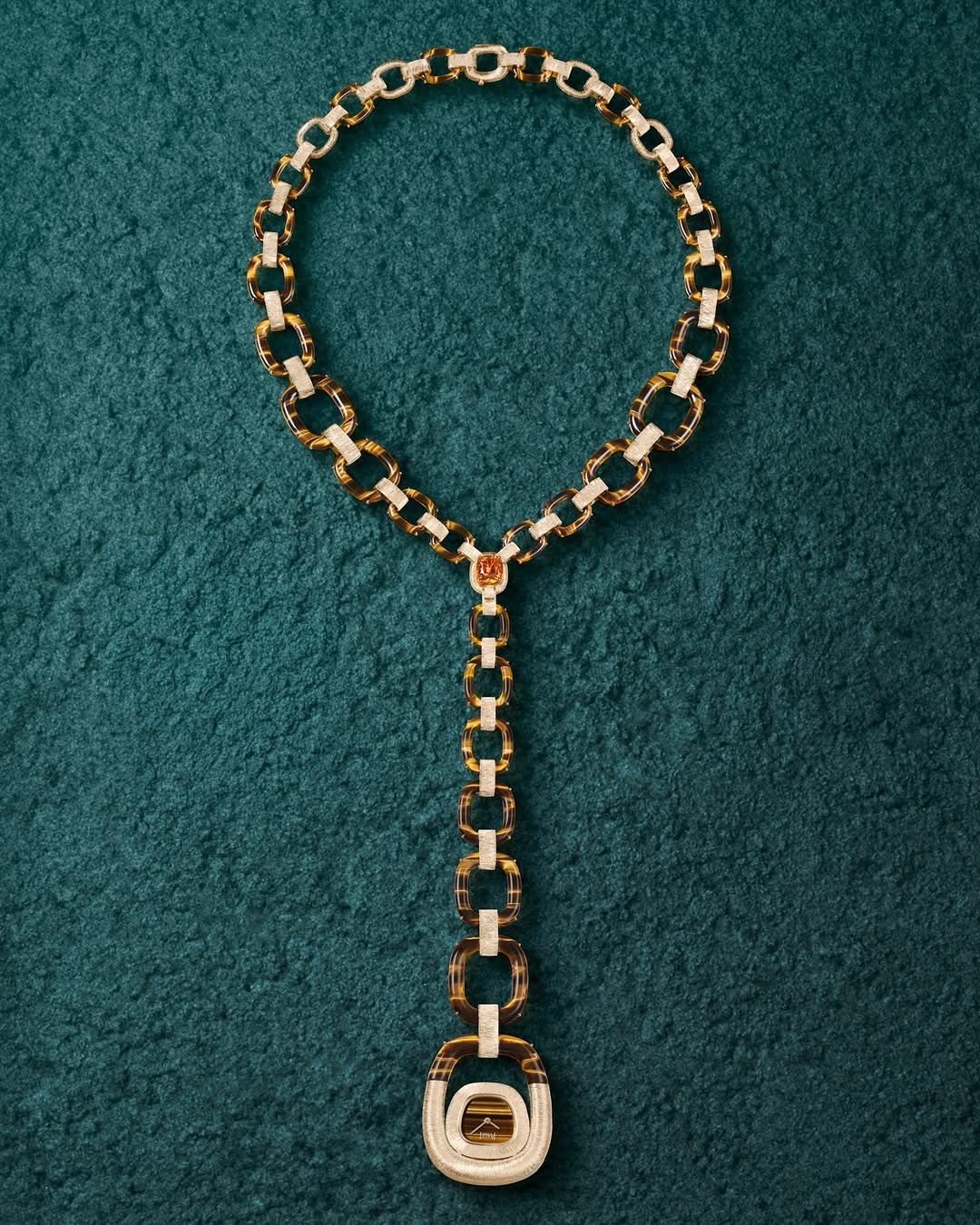 piaget 게시물 이미지: Inspired by the bold creativity of the 1970s,...