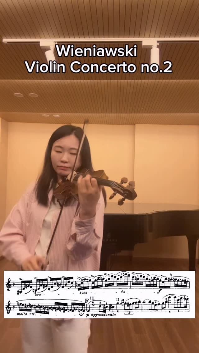 piano_violin_bubu 게시물 이미지: 학생 오기 10분전이라 
눈치보면서 연습하기👀
나도 맨날 큰 곳에서 연습하고...
