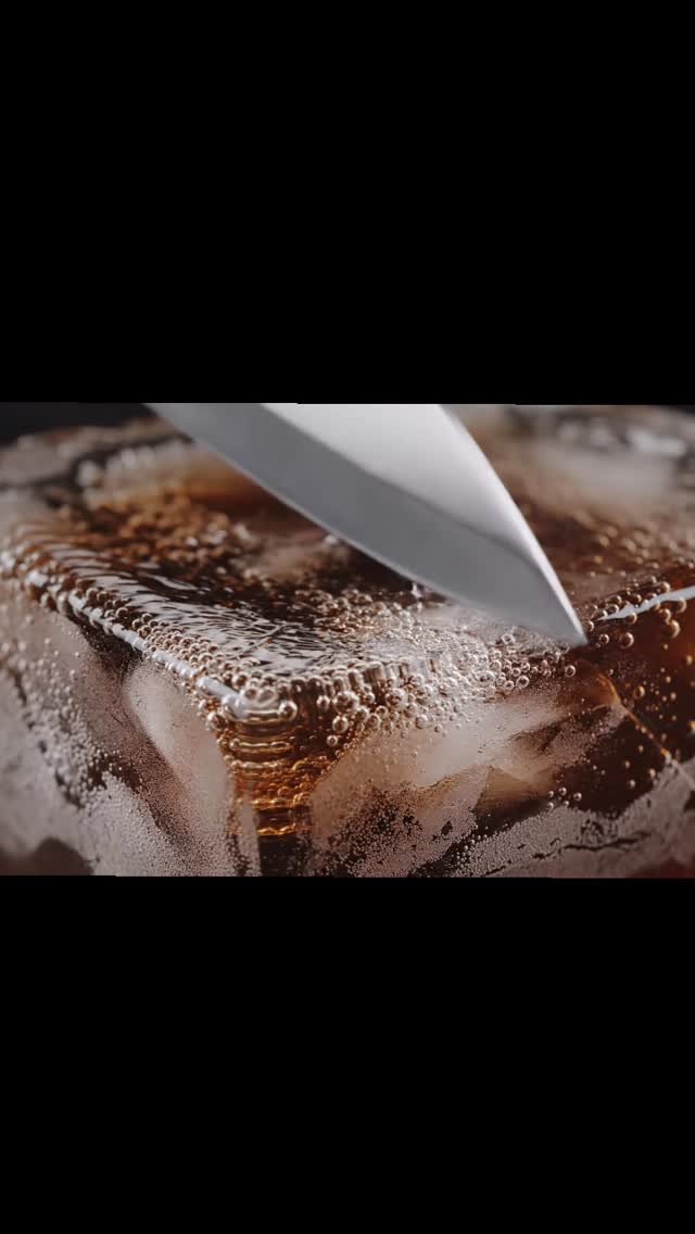 pibu_sister 게시물 이미지: 콜라얼음 자르기