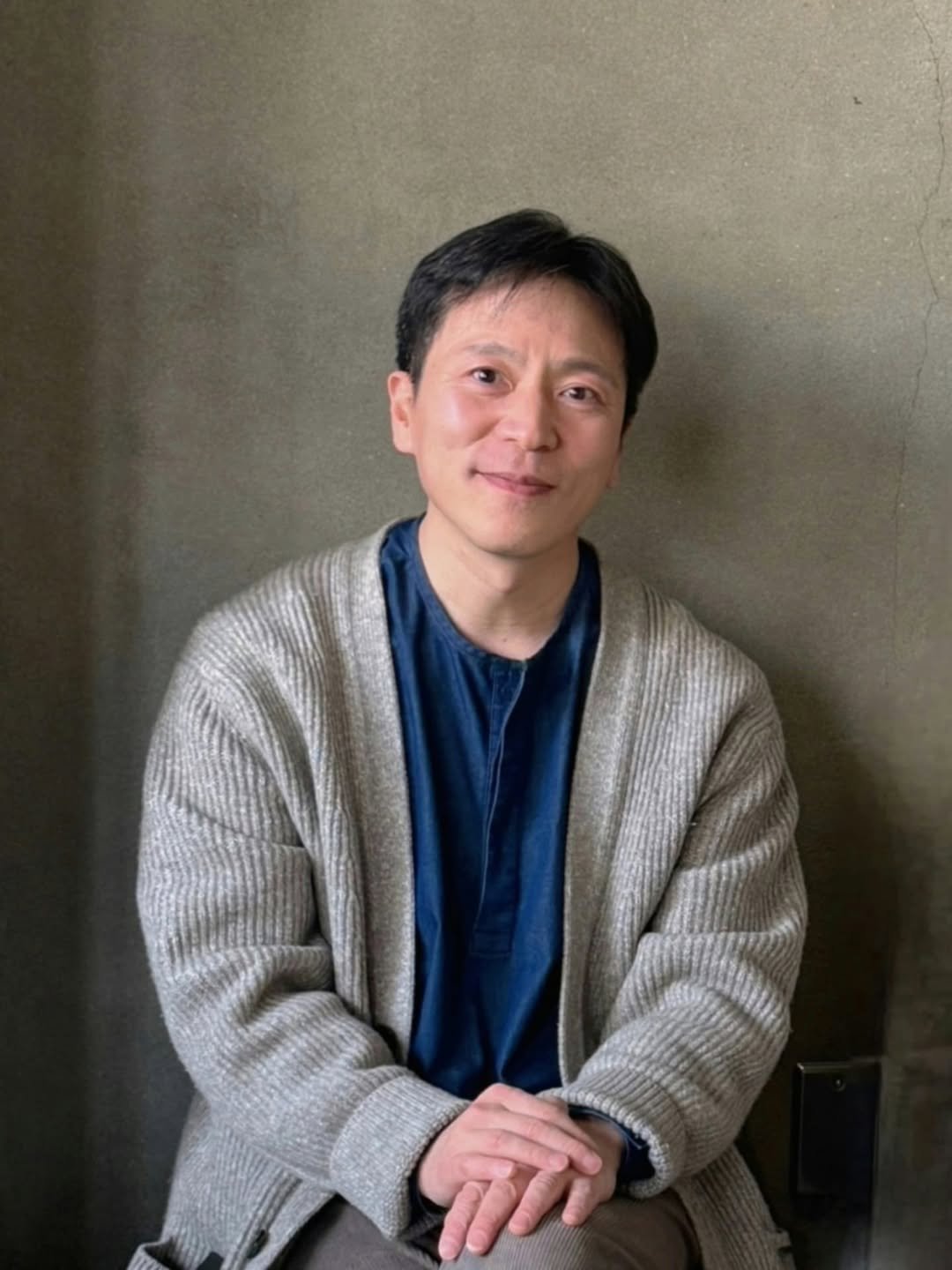 Photo shared by 그림책공작소 on July 08, 2025 tagging @picturebook_gongjackso. May be an image of 1 person and text.
