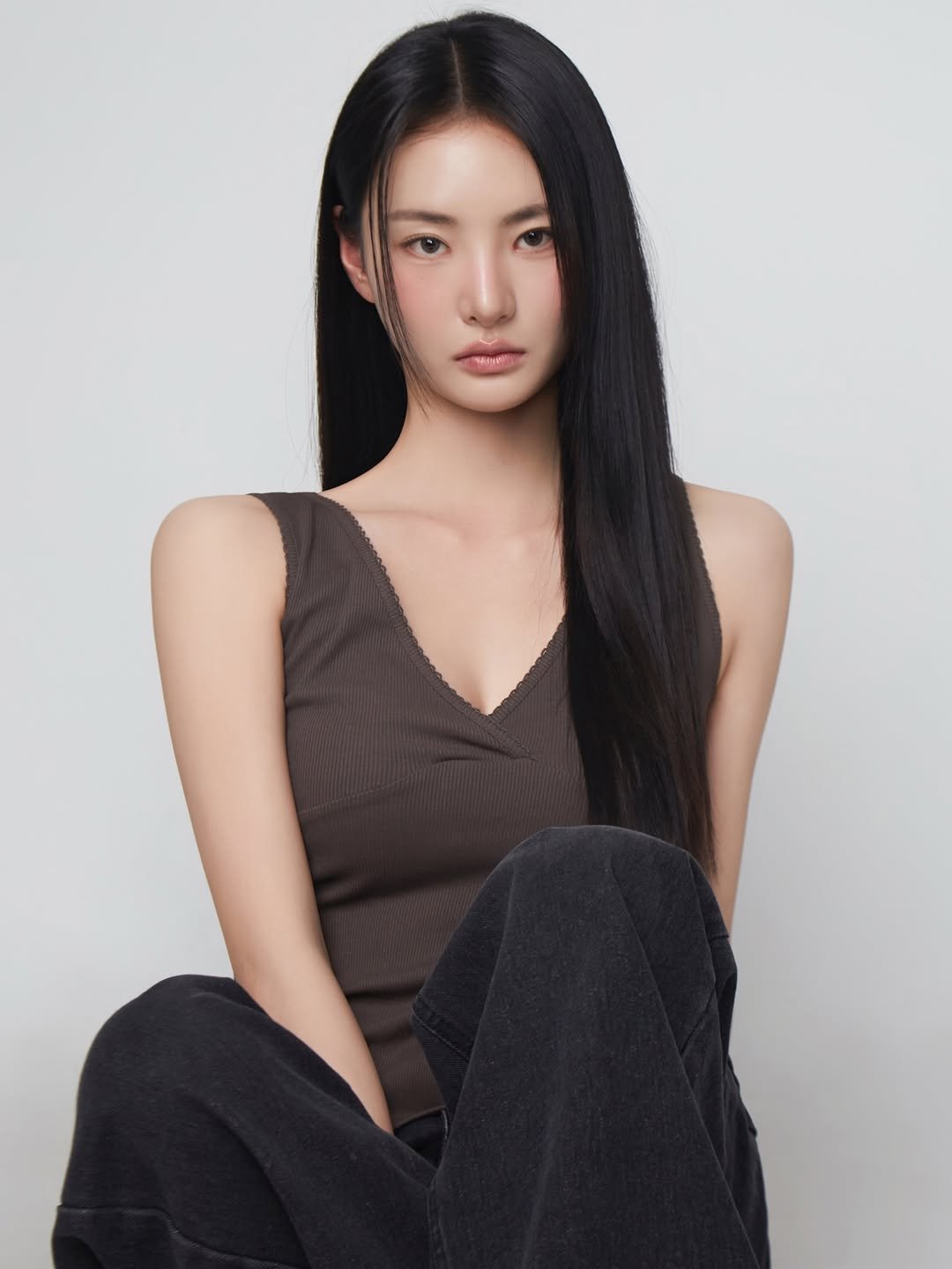 Photo shared by 피다스튜디오 프로필사진 배우프로필 연주자프로필 개인프로필 on April 20, 2026 tagging @pidastudio_official. May be an image of one or more people, hair, makeup and text.