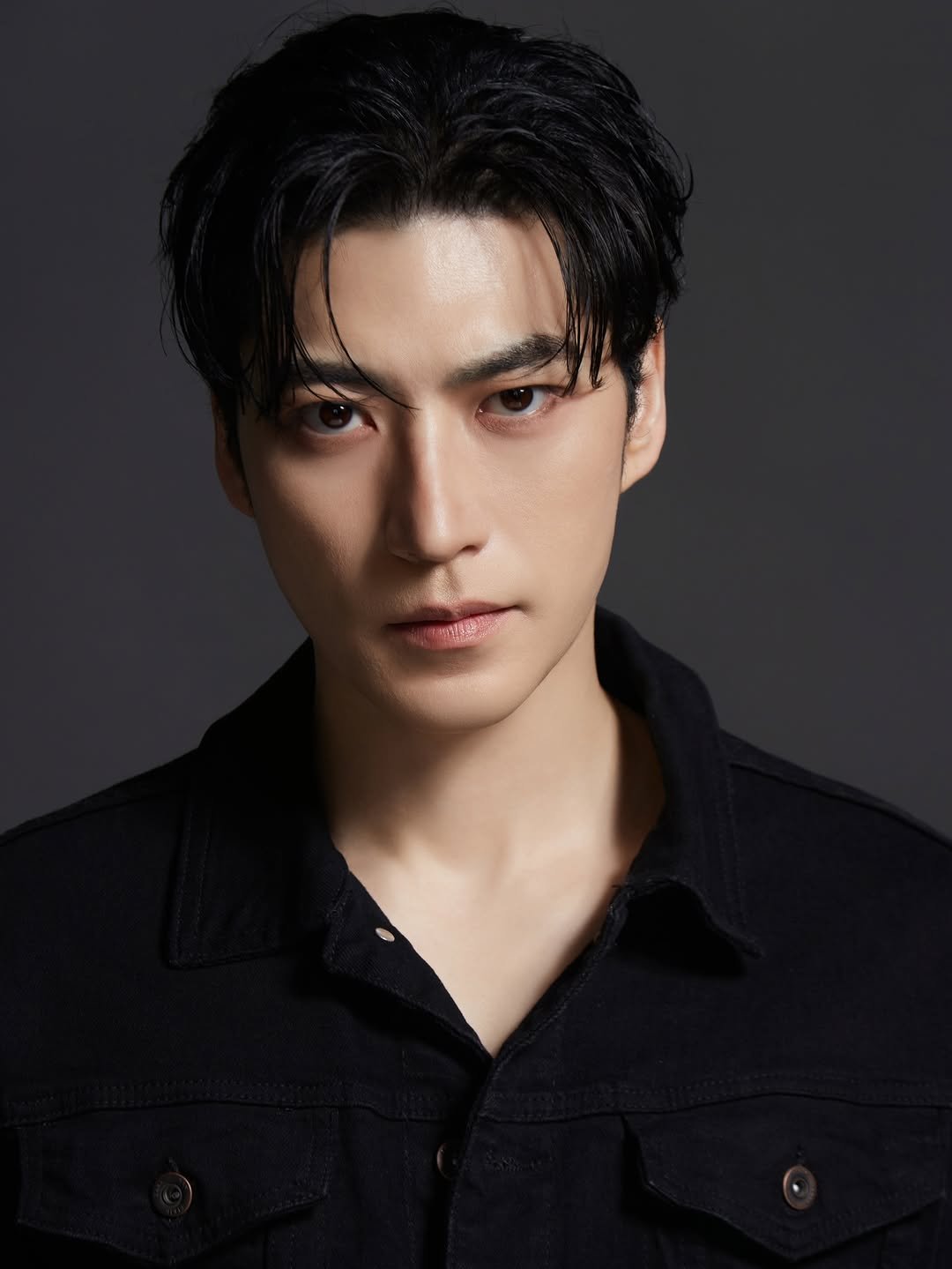 Photo shared by 피다스튜디오 프로필사진 배우프로필 연주자프로필 개인프로필 on April 04, 2026 tagging @pidastudio_official. May be an image of one or more people, hair, makeup and text.