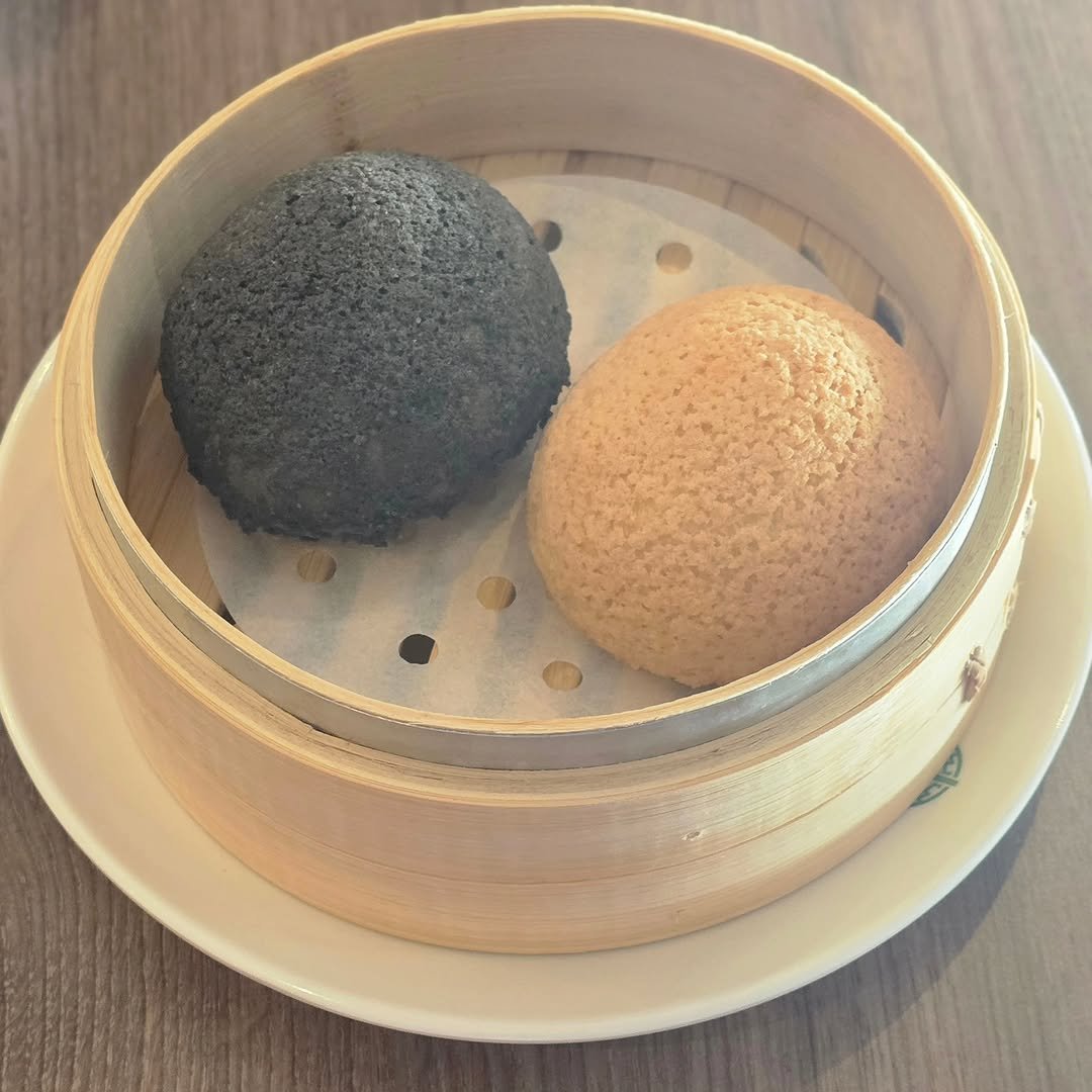 Photo by 재슐랭 on February 19, 2026. May be an image of dim sum, buns, steamer, dumpling and text.