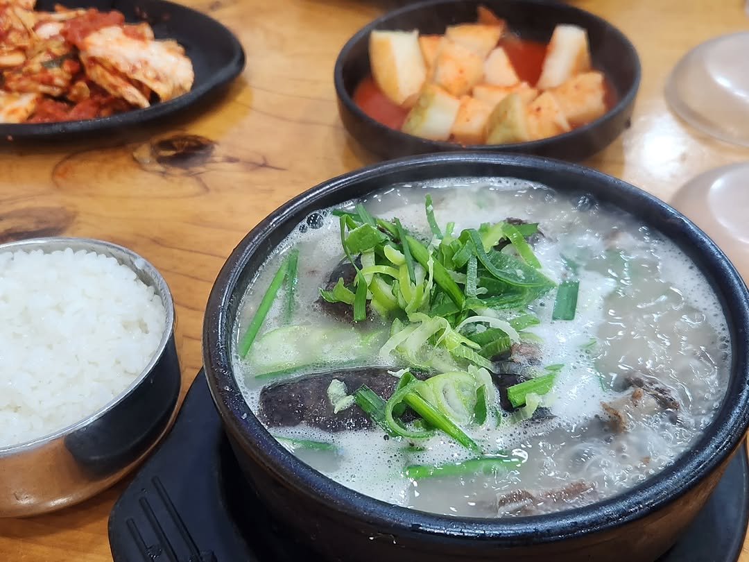 pigram_00 게시물 이미지: 그동안 먹었던 순대국밥은 오늘부로 전부 감점이다.
4번째 군부대 출장마치고 방문한...