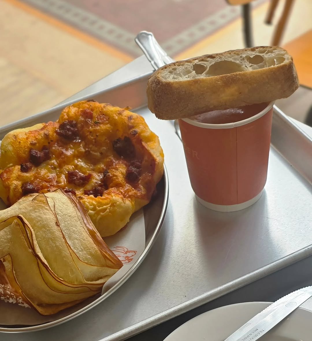 Photo by 재슐랭 in 이대역사거리 with @october_seoul. May be an image of baguette, scrambled eggs, toast and text.