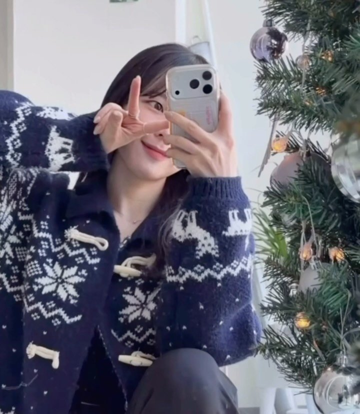 pila__chan 게시물 이미지: 다음주면 벌써 크리스마스네요♥️

아이들이 트리 보고싶다고해서 어제 바로...