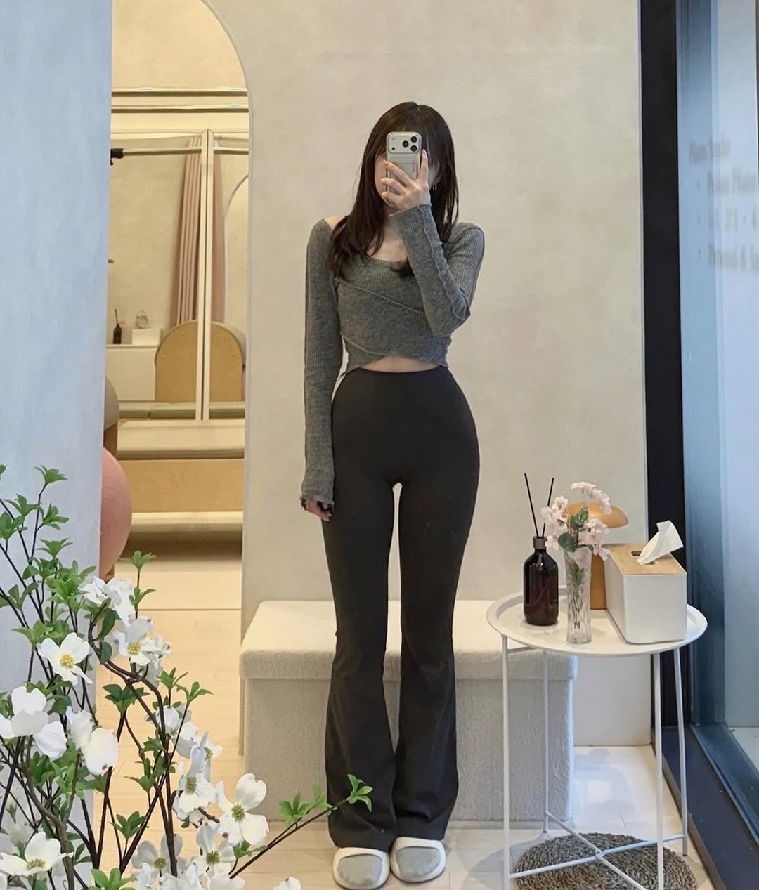 pila__chan 게시물 이미지: 퇴근만 하면
다들 동시에 집 가는 거 맞죠…?

네비는 분명 1시간이였는데
도로는...