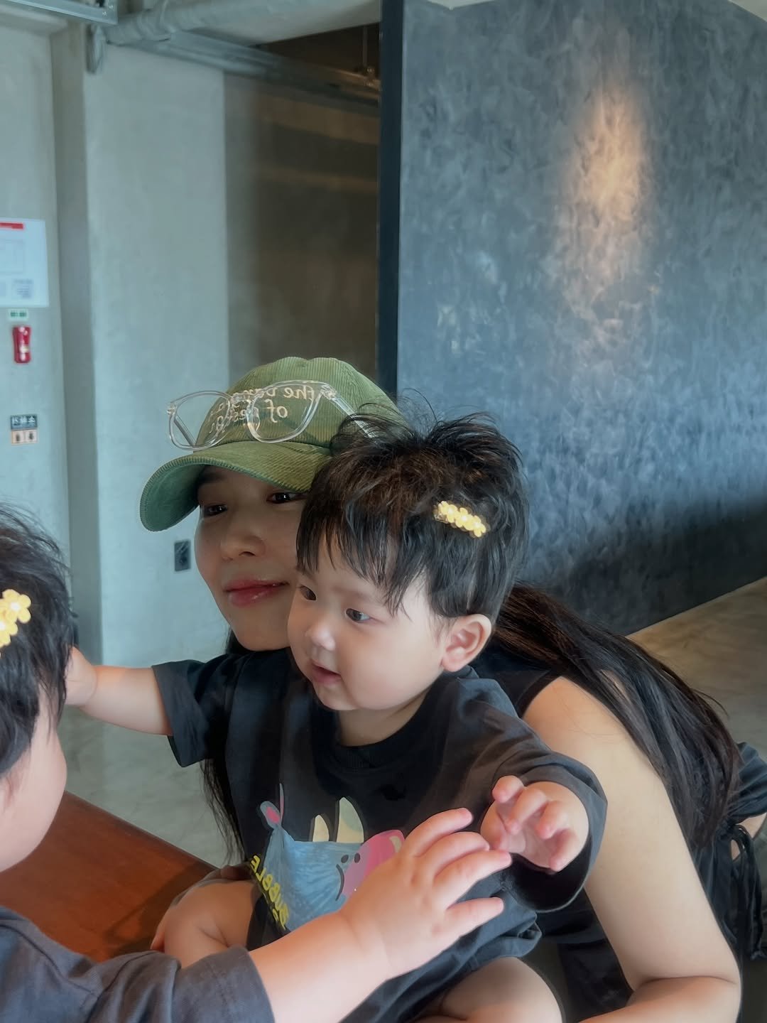pila_yur 게시물 이미지: 날씨좋아서 안나갈 수 없는 오늘이라
카페 마실 갔는데
왜케 기여운데요👶🏻
 
...
