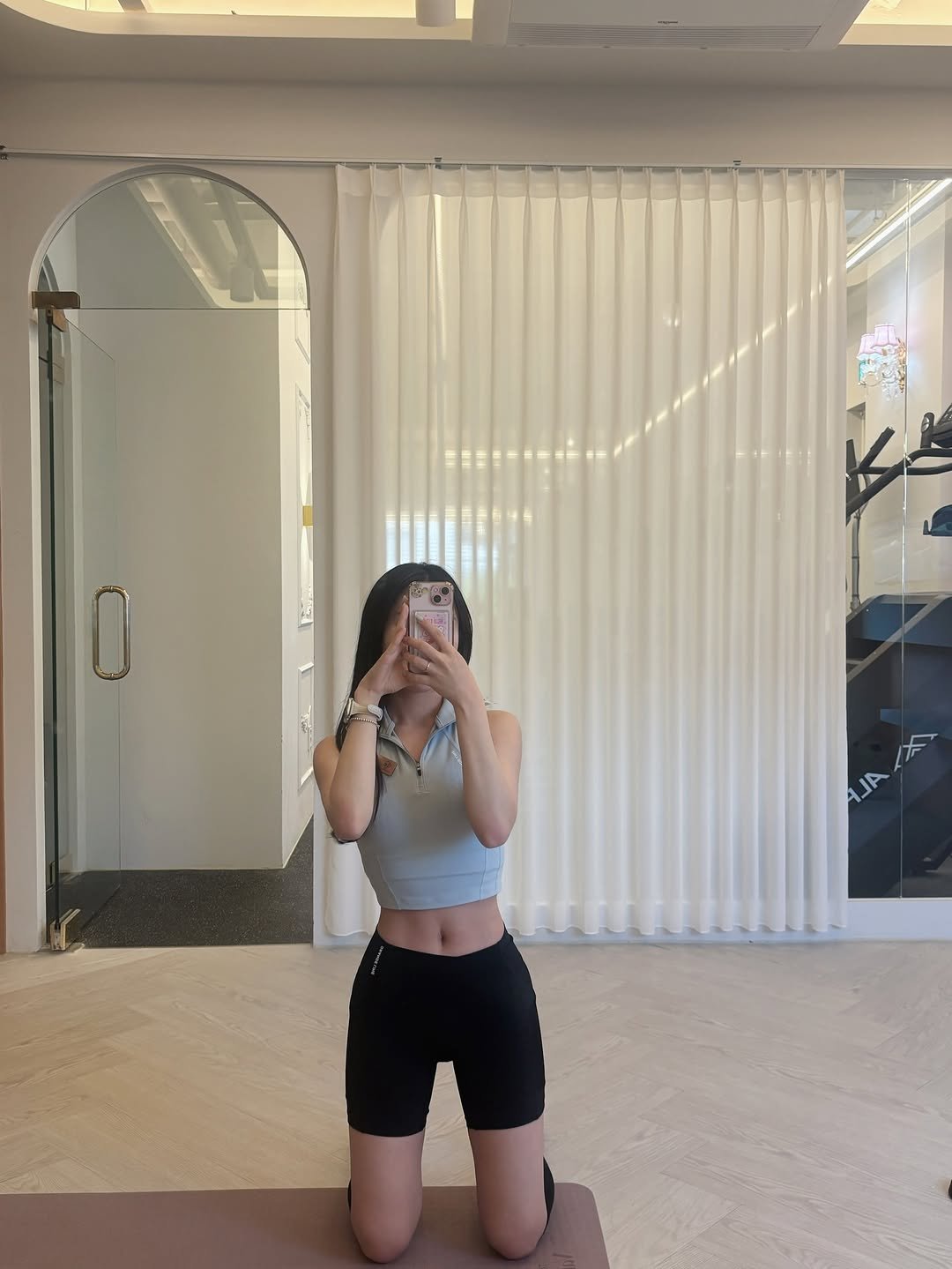 pilafit_hajung 게시물 이미지: 벌써 5월..다들 운동하세요 제발🫢🏋🏻‍♀️

#필라테스강사 #운동하는여자...