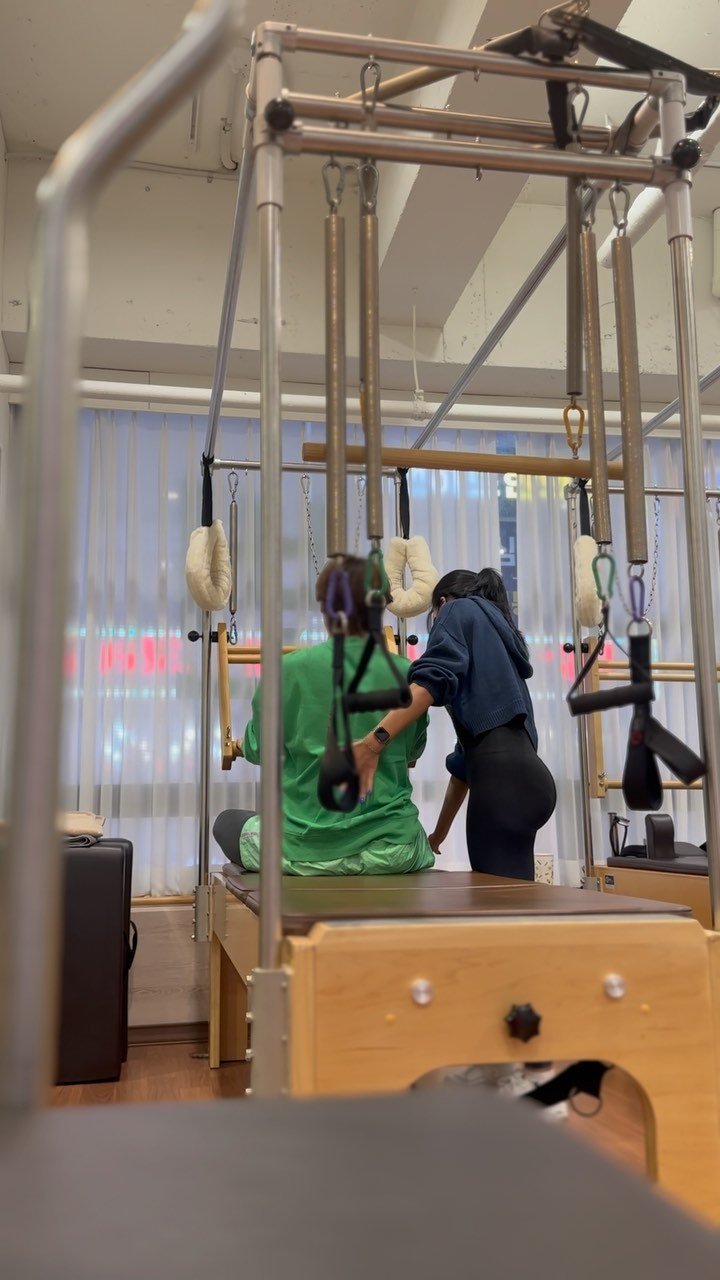 pilakini_zinny 게시물 이미지: #맨즈필라테스
회원님과 발에 대한 집중 토론 너무 좋네요 😈

#클래식필라테스...