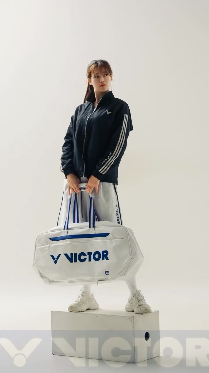 pilaminton_sh 게시물 이미지: 첫 배드민턴 프로필 📸

빅터 풀 장착하고 
분위기 좋은 사진만 먼저...