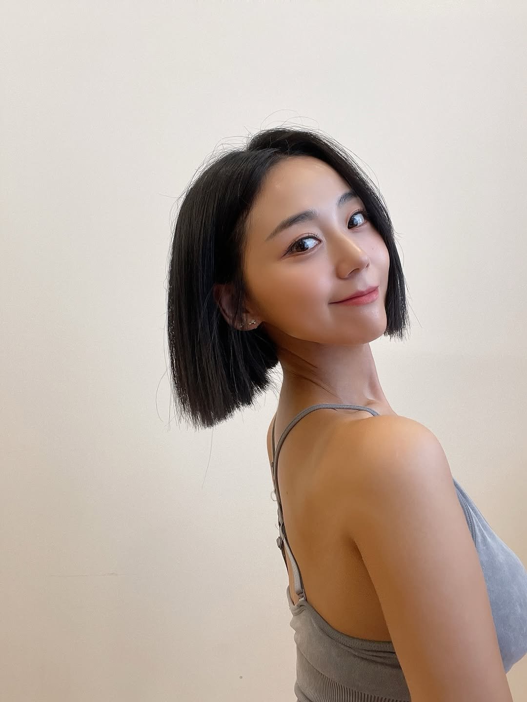 pilates_ell 게시물 이미지: Different hair. Same energy.
새로운 시작을 알리는...