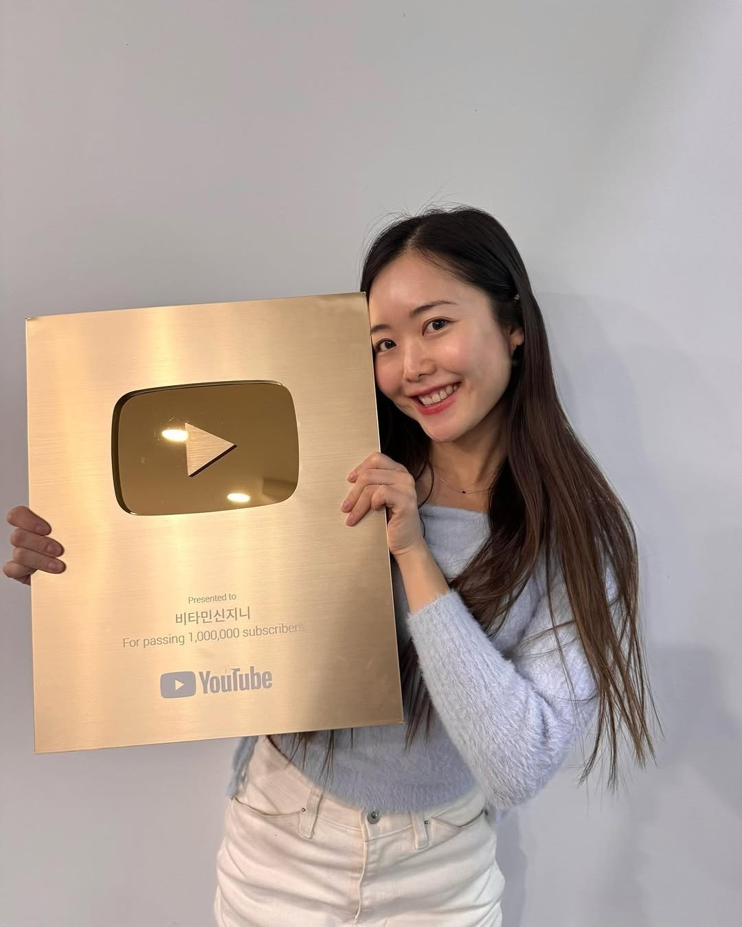 Photo by 130만 유튜버 비타민신지니 l 체중감량 홈트 다이어트 전문 on December 31, 2023.