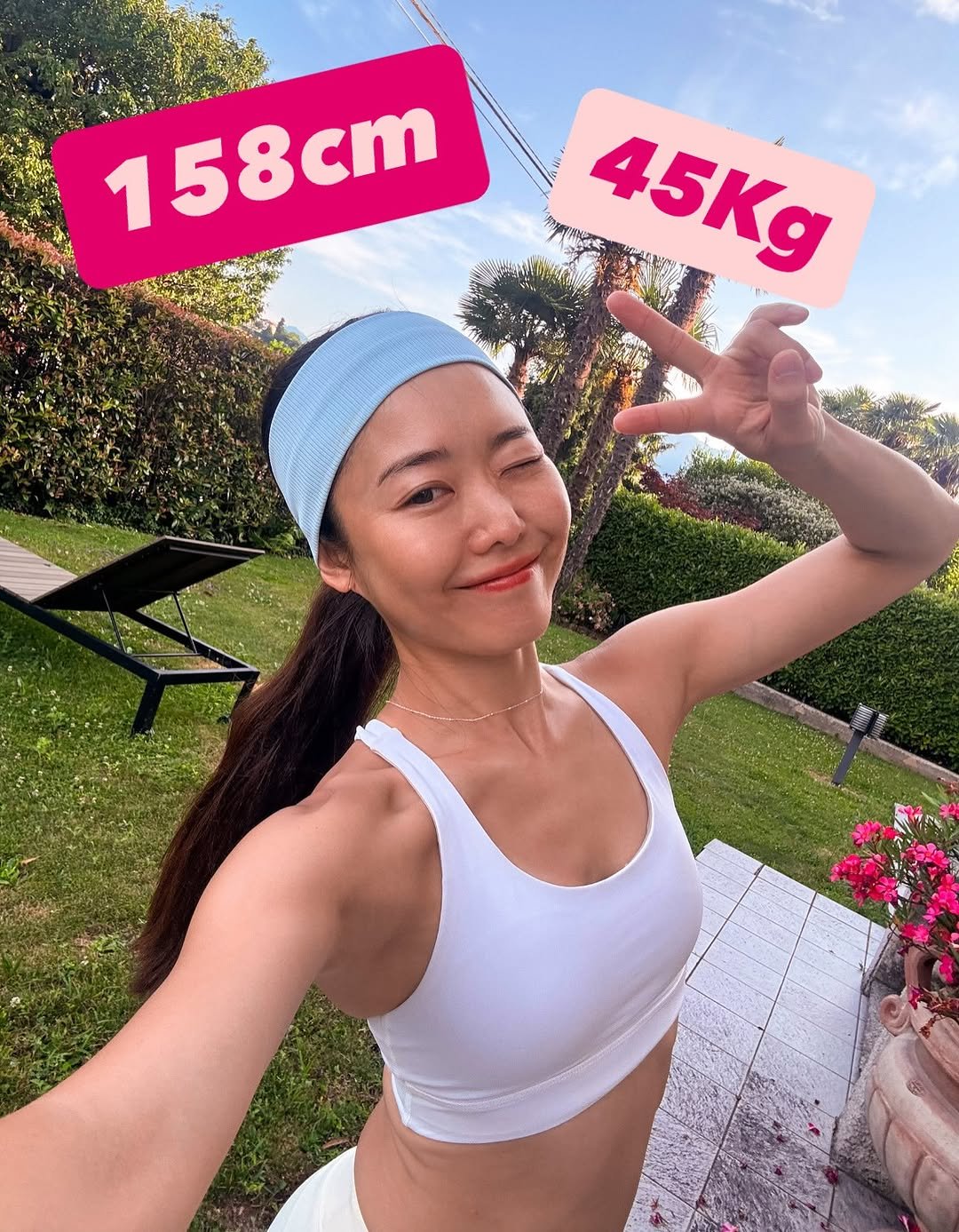 Photo by 128만 다이어트 유튜버 비타민신지니🍋 on July 12, 2025. May be an image of 1 person, activewear, sweat band, outdoors and text.