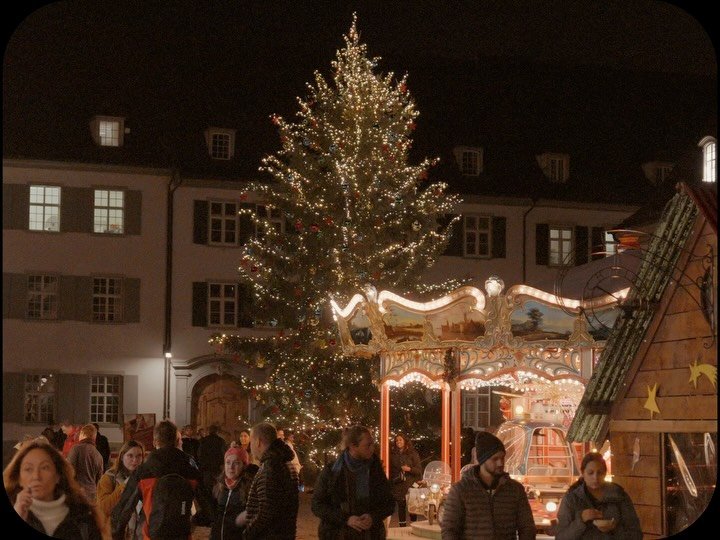 pillter_ 게시물 이미지: 🎄
스위스에는 도시별로 다양한 크리스마스 마켓이 있지만 바젤에 가면
구역마다 다양한...