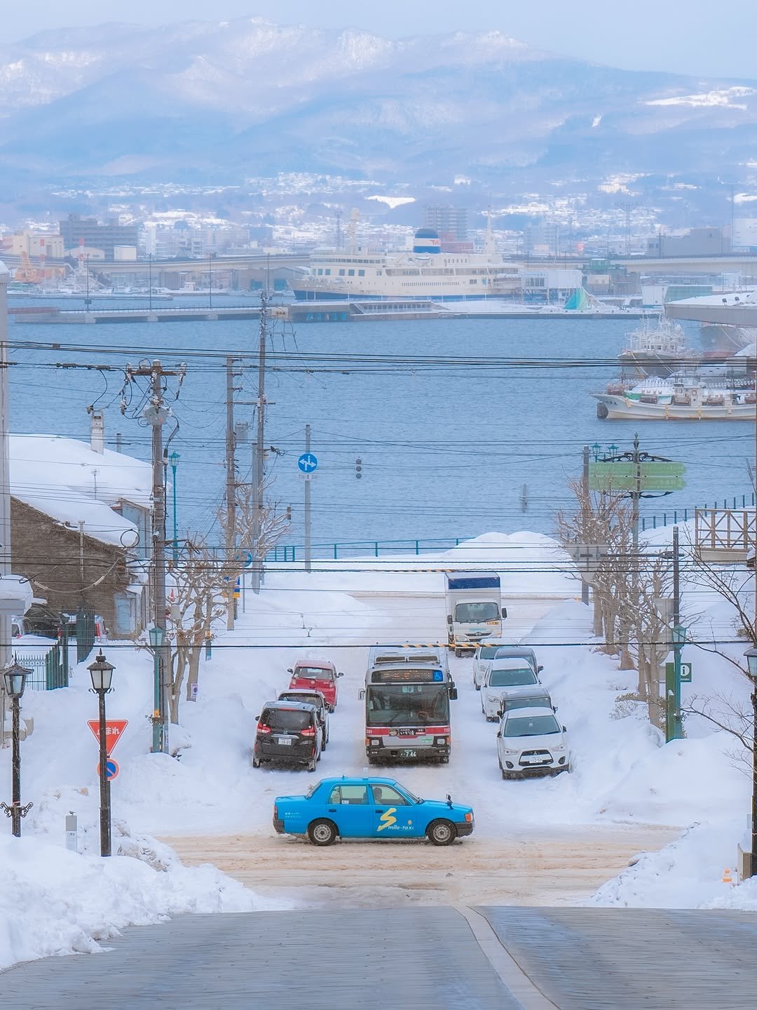 Photo by pilsung on November 23, 2025. May be an image of street, road, snow and text.