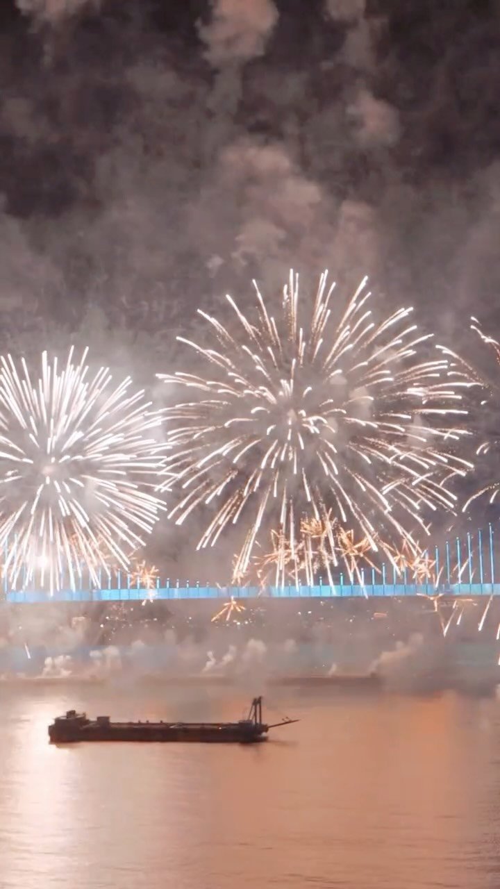 pillter_ 게시물 이미지: ☁️
제대로 본건 처음인 2025년 부산 불꽃축제.
20주년 기념이라 그런지 정말...
